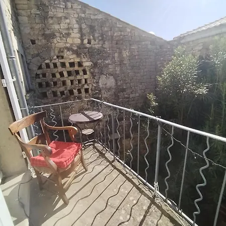 La Maison De Thomas * Arpaillargues-et-Aureillac